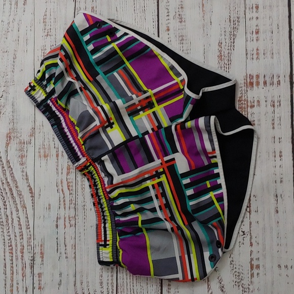 FABLETICS BRIGHT SHORTS - Picture 1 of 8